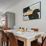 Modern Penthouse Near Seafront Lägenhet *