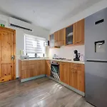 Lägenhet Modern Penthouse Near Seafront