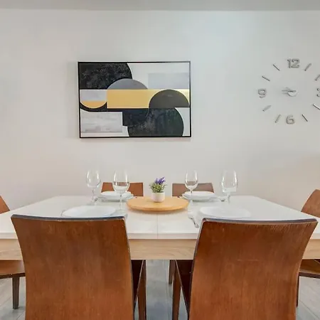 Modern Penthouse Near Seafront Gzira