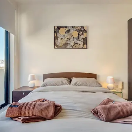 Modern Penthouse Near Seafront * Gzira