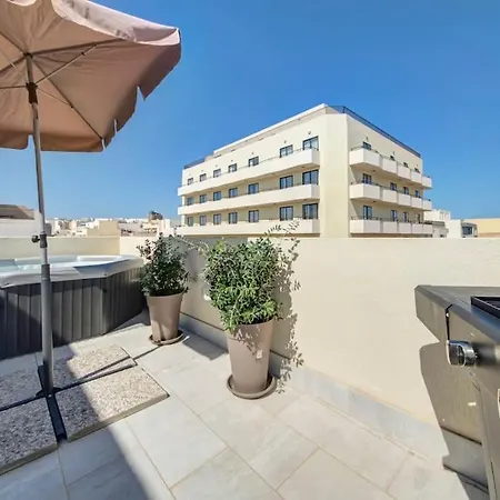 شقة Modern Penthouse Near Seafront