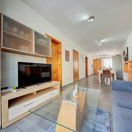 Modern Penthouse Near Seafront *