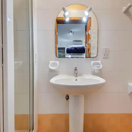 Modern Penthouse Near Seafront Apartman *