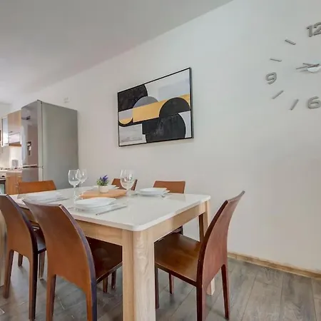 Modern Penthouse Near Seafront *