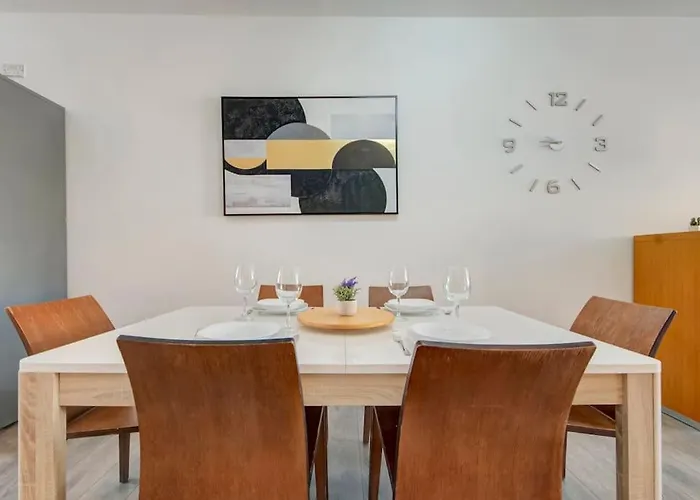 Modern Penthouse Near Seafront Gzira