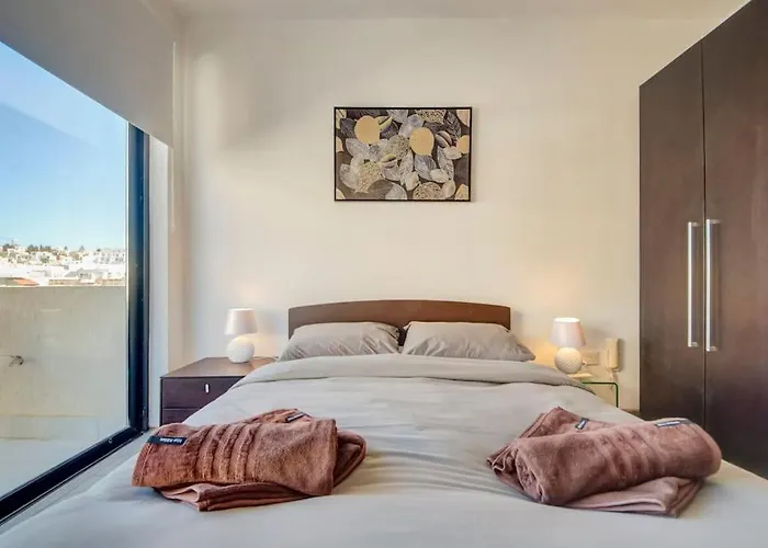 Modern Penthouse Near Seafront * Gzira